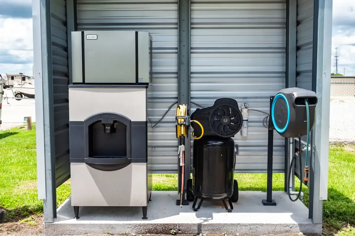Ice, rinse, and tire pressure station